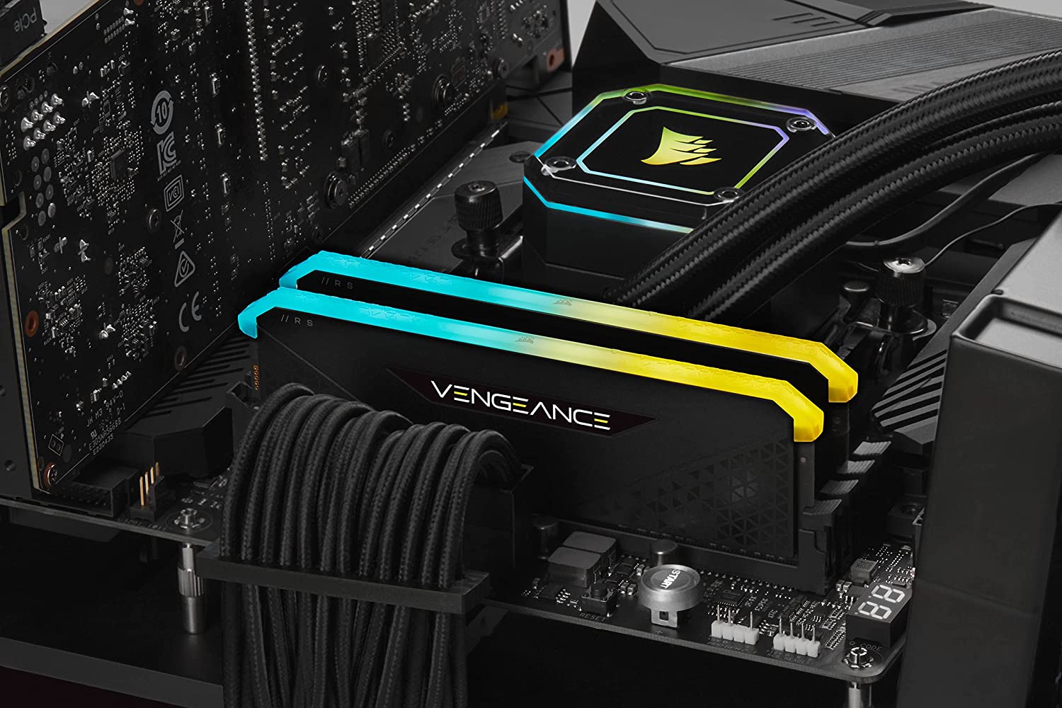 https://huyphungpc.com/huyphungpc-CORSAIR VENGEANCE RS RGB (CMG16GX4M1E3200C16) 16GB (1X16GB) DDR4 3200MHZ (8)